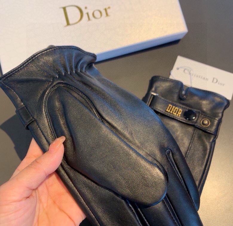 DIOR