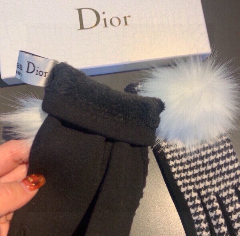 DIOR