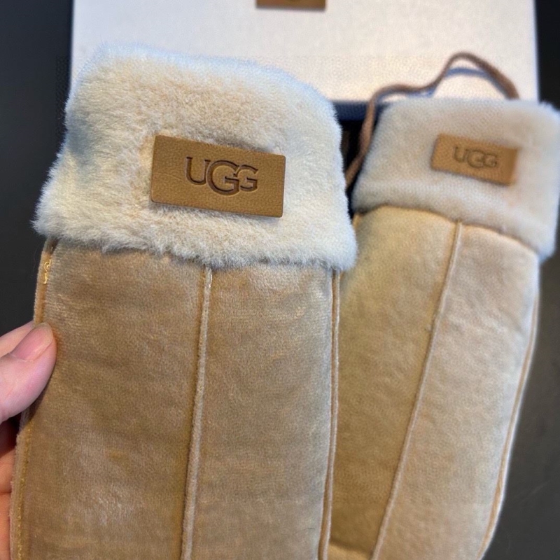 UGG