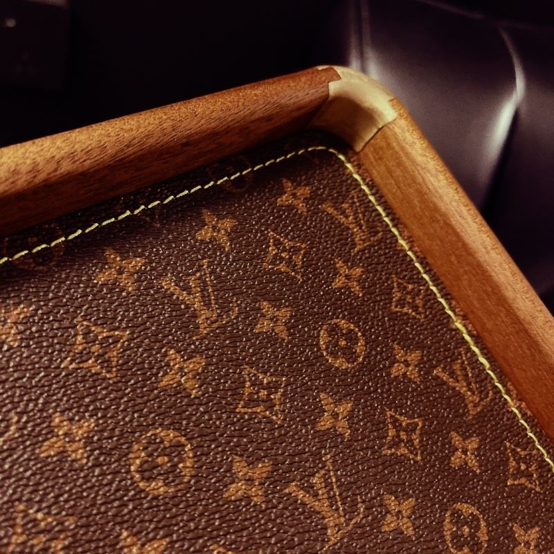 LV